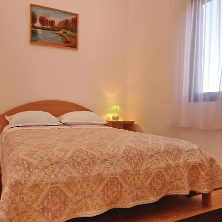 2 Bedroom Lovely In