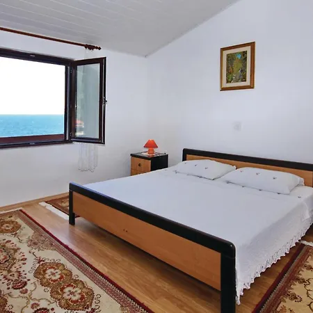 2 Bedroom Lovely In *