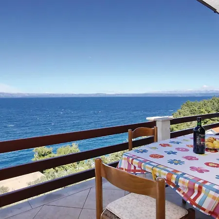 Apartment 2 Bedroom Lovely In