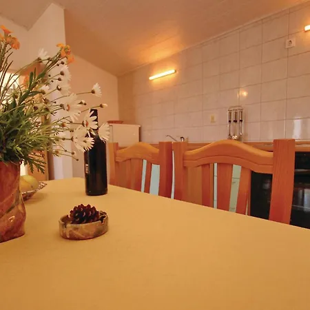 Apartment 2 Bedroom Lovely In Blato (Korcula)